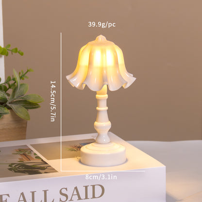 Creative retro small table lamp, non-electric, French light luxury minimalist bedside sleep lamp, student dormitory desktop small table lamp