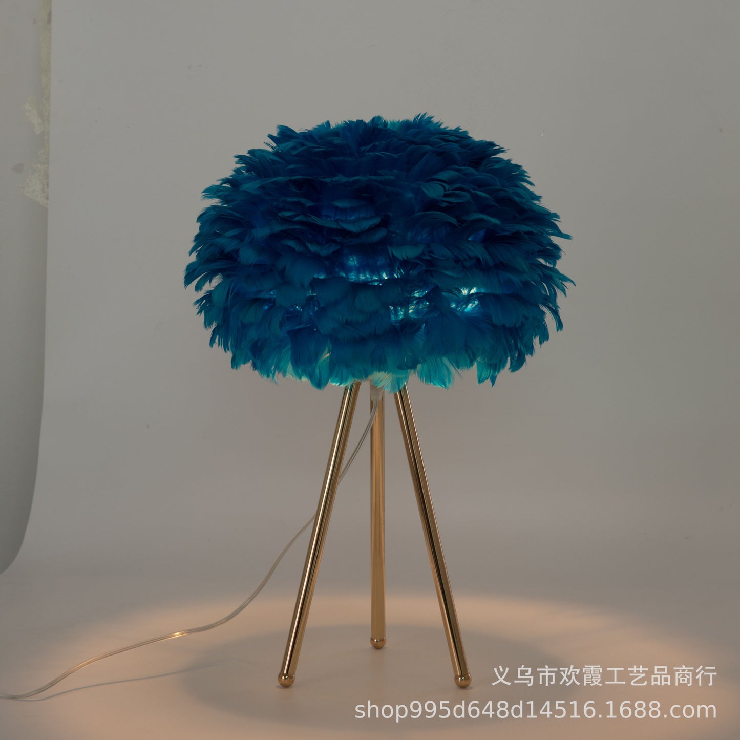 Feather table lamp bedroom Nordic minimalist ins girl warm romantic creative personality net red lamp wedding bedside lamp