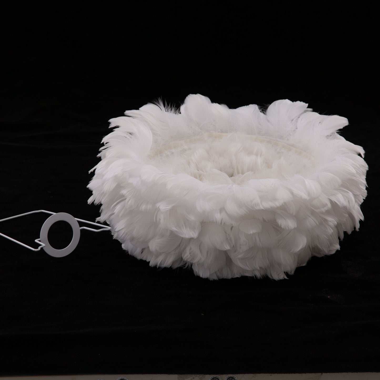 Feather table lamp bedroom Nordic minimalist ins girl warm romantic creative personality net red lamp wedding bedside lamp