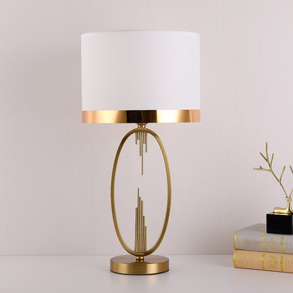Luxury postmodern American style table lamp, bedroom decoration, bedside lamp, European creative minimalist modern living room, warm wedding