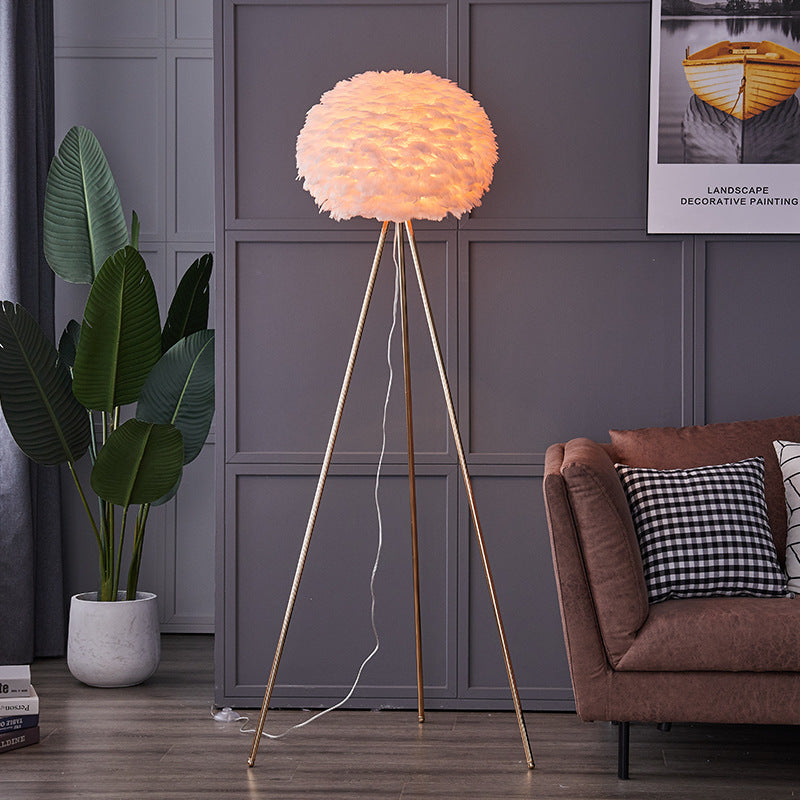 Feather table lamp bedroom Nordic minimalist ins girl warm romantic creative personality net red lamp wedding bedside lamp