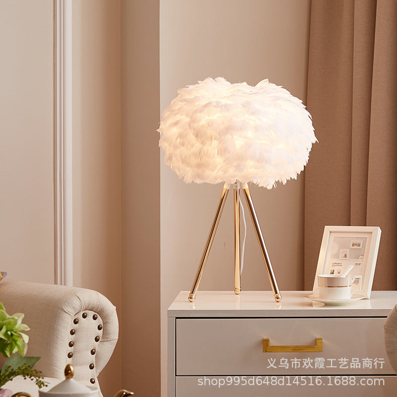Feather table lamp bedroom Nordic minimalist ins girl warm romantic creative personality net red lamp wedding bedside lamp