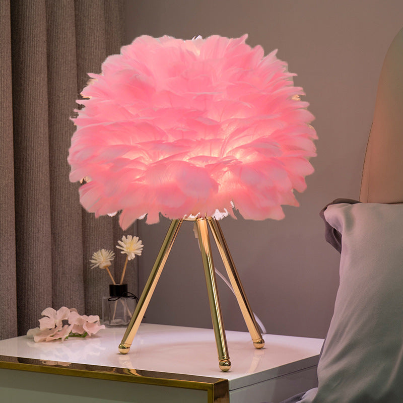 Feather table lamp bedroom Nordic minimalist ins girl warm romantic creative personality net red lamp wedding bedside lamp